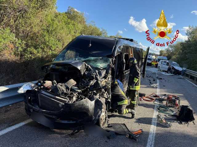Arzachena, spaventoso incidente sulla provinciale 125: tre mezzi coinvolti, 7 feriti