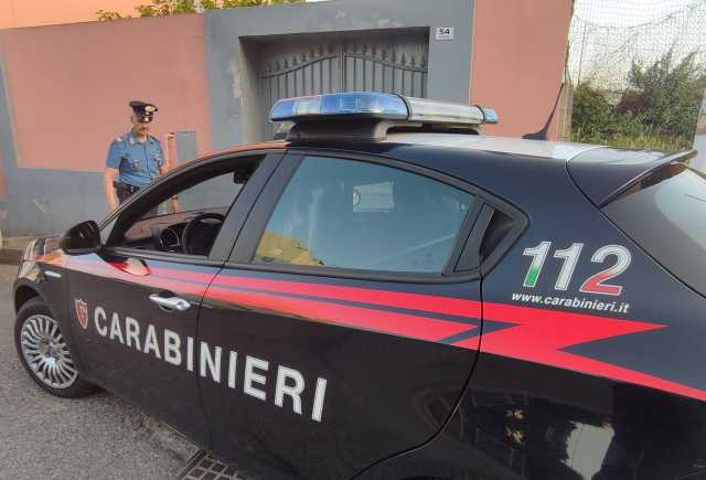 San Vito, 29enne arrestato per spaccio di droga: in casa aveva marijuana, hashish e contanti
