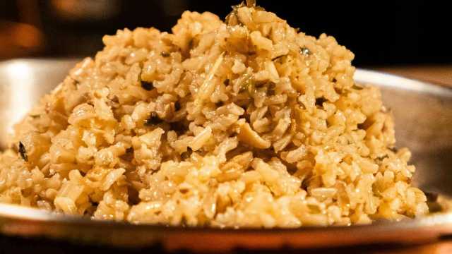 Mangiano un risotto con i porcini essiccati: padre e figlia intossicati a Sassari