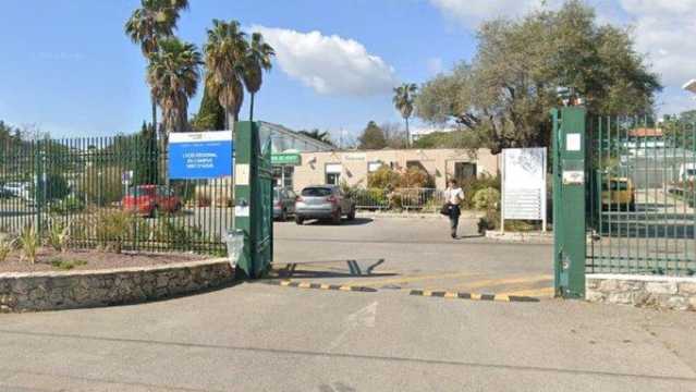 Antibes, attacco con un coltello a scuola: feriti un 16enne e una professoressa