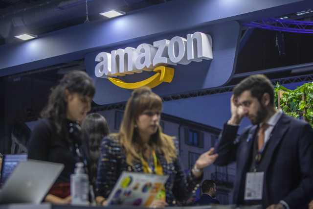 Imagoeconomica 1834320 Il colosso Amazon taglia 30mila posti di lavoro: saranno sostituiti dall'intelligenza artificiale