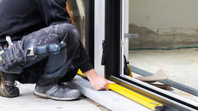 Truffa degli infissi in Sardegna, spuntano nuove vittime: 