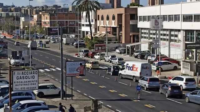Cagliari, ruba 200 euro di vestiti e scappa: arrestato 37enne di Selargius