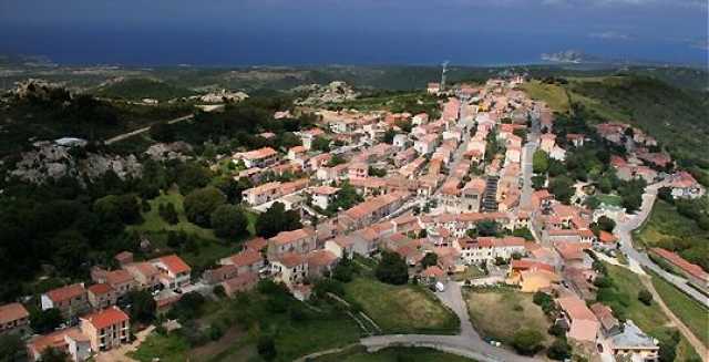 Aglientu Alto Villa sulla costa ad Aglientu in costruzione, ma l'autorizzazione è scaduta: la procura blocca tutto