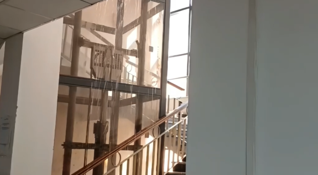 Tempio, crolla il controsoffitto in Tribunale: scatta l'evacuazione (video)