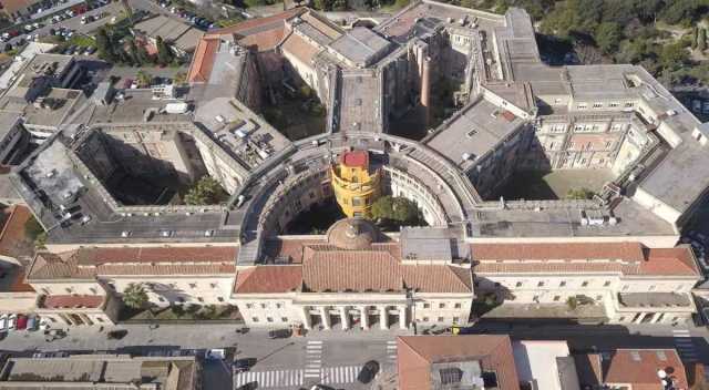 Manifesti contro medici dell'ambulatorio di affermazione di genere a Cagliari: 