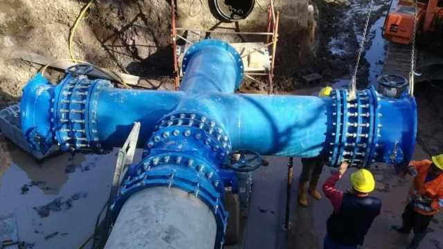 Quartu, si rompe un'altra condotta: l'acqua si riversa in strada in via Manara 