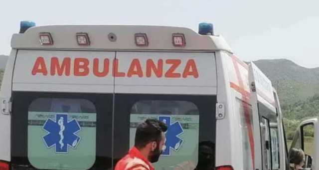Ambulanza Archivio Sardegna Tragico scontro a Samatzai: muore un anziano, feriti madre e figlio
