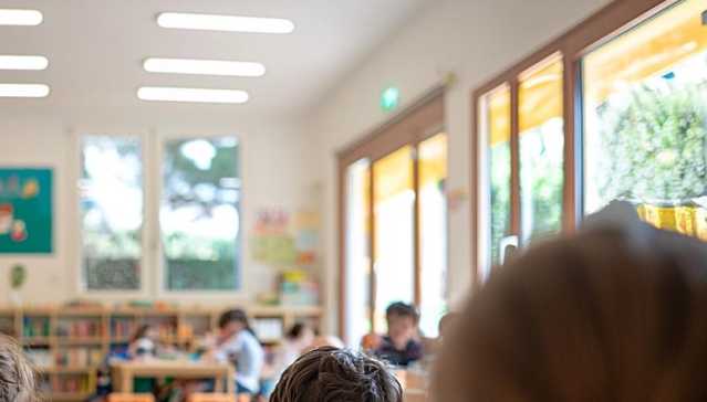 Tragedia ad Arezzo, bimbo di 2 anni muore soffocato dal giubbotto impigliato ad un ramo