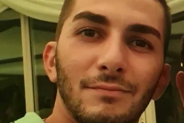 A Selargius l'ultimo saluto a Nicola Salis, morto in moto: il cugino William lotta ancora per la vita