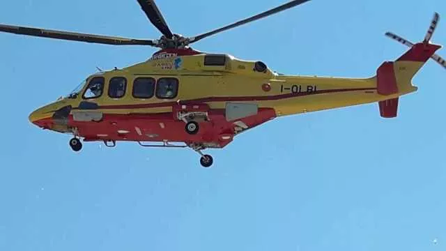 Luogosanto, uomo travolto da un masso nella cava Comiti: 50enne in codice rosso