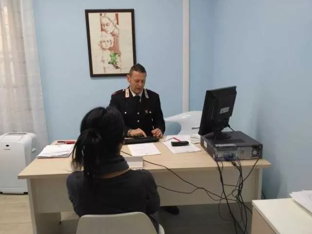 FINTA EMERGENZA VIA WHATSAPP DONNA TRUFFATA RIOTTIENE 800 EURO