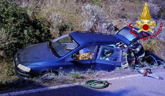 WhatsApp Image 2025 12 17 At 20.50.05 Incidente stradale sulla provinciale 90: conducente estratto dalle lamiere dai vigili del fuoco