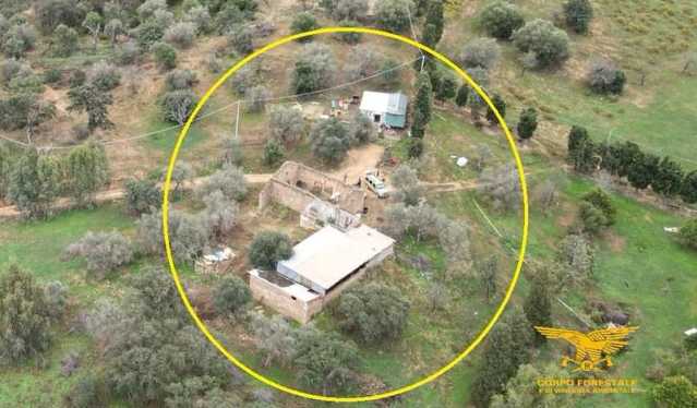 Capoterra, ristrutturazione e un prefabbricato in un'area sottoposta a vincolo paesaggistico: scatta il sequestro