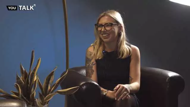 Sceglie la Sardegna dopo una vita in viaggio: 