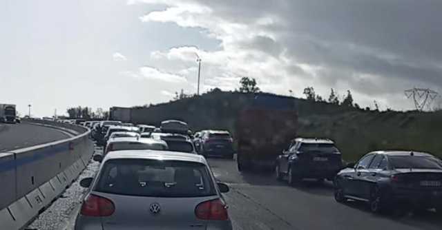 Caos traffico sulla 131 a Serrenti: due incidenti, chilometri di coda verso Cagliari