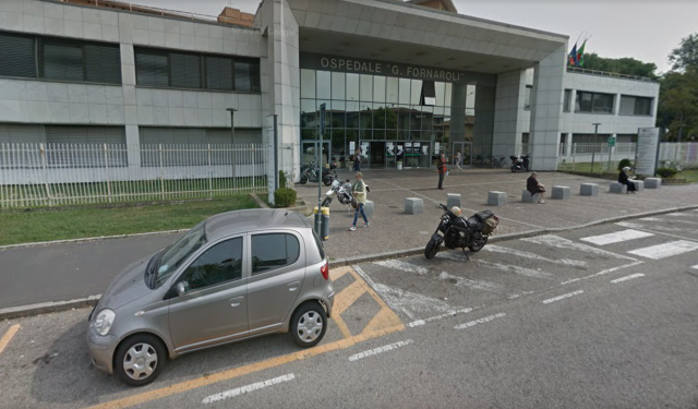 Accoltellato dal proprietario di casa durante il furto nella sua villa: ladro muore in ospedale