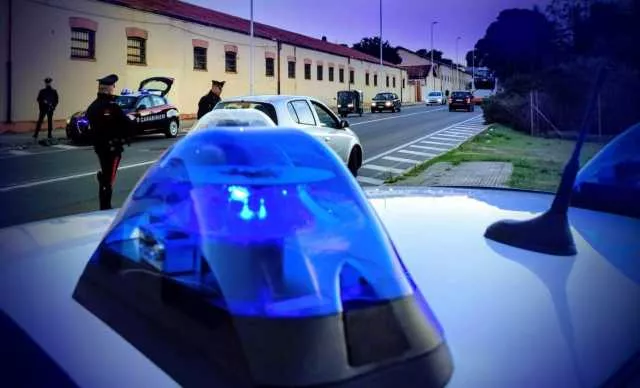 Sestu, precipita da dieci metri mentre rimuove le luminarie: grave un 34enne di San Gavino