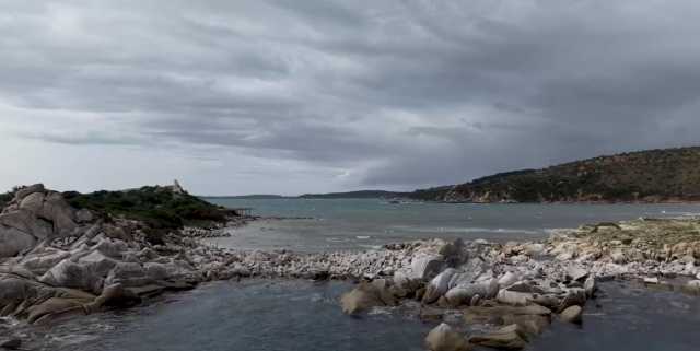 La spiaggia di Punta Molentis quasi scomparsa dopo la mareggiata (Video)