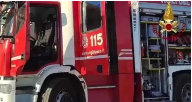 Paura nel Barese, crolla un edificio dopo un'esplosione: si cercano eventuali dispersi