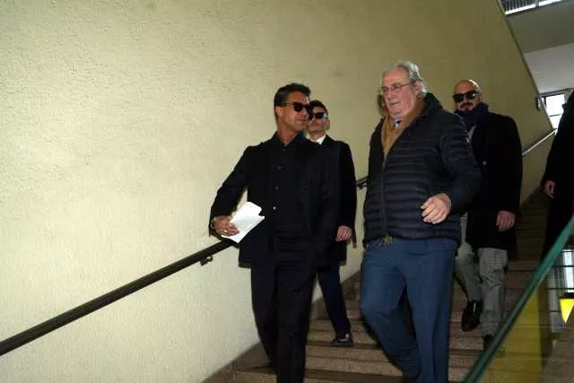 Chiusi i profili social di Corona e Falsissimo, l'avvocato: 