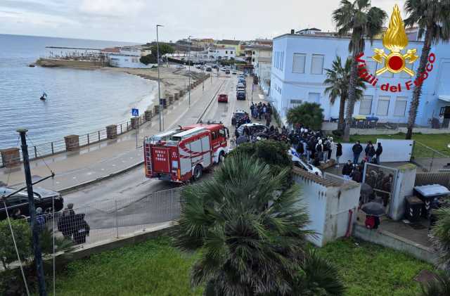 Tosse e bruciore agli occhi: il Nautico di Porto Torres evacuato, una persona in ospdale
