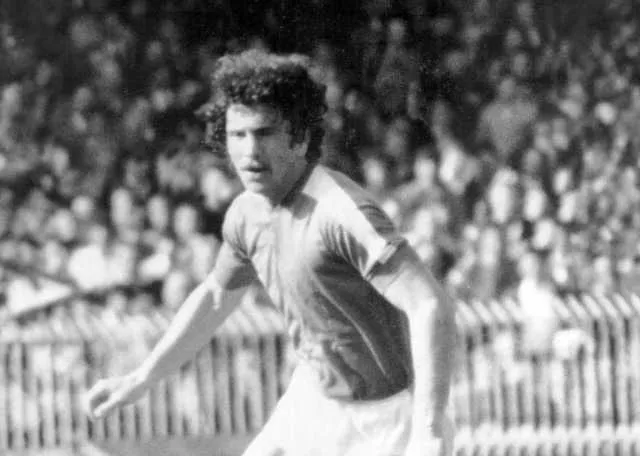 Lutto nel mondo del calcio, addio a Beppe Savoldi: morto a 79 anni