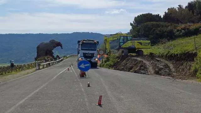 Castelsardo, lavori sulla statale 134 all'altezza della 