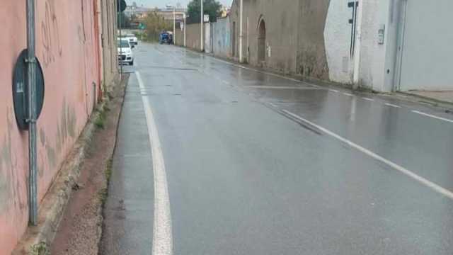 Niente marciapiedi o strisce pedonali, la denuncia a Pirri: 