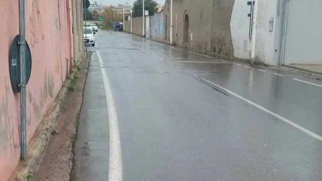 Niente marciapiedi o strisce pedonali, la denuncia a Pirri: 