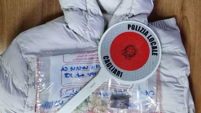 WhatsApp Image 2026 03 03 At 08.57.35 Cagliari, sorpreso con un giubbotto rubato in via Manno: nascondeva anche hashish