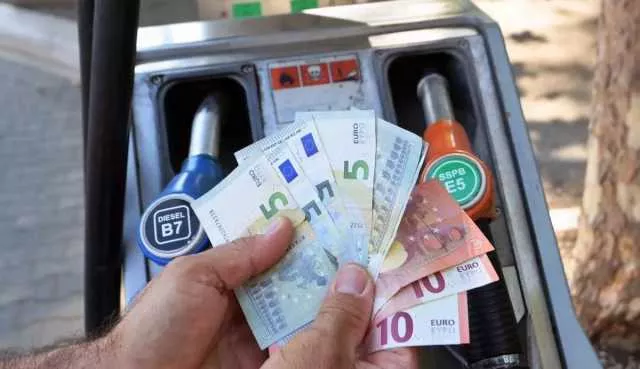 Caro carburanti in Sardegna, Codacons presenta un esposto alle Procure: 