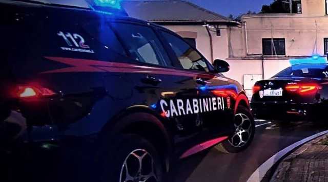 Carabinieri Due Auto Lampeggianti