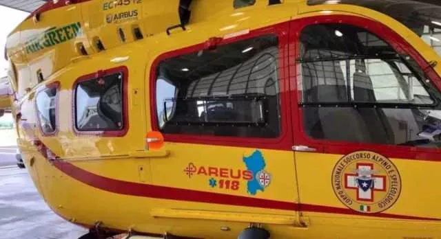 Sardara, violento scontro fra due auto: tre feriti, uno soccorso con l'elicottero