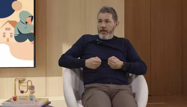 Generazione Genitori - ep.2 con lo psicoterapeuta Michele Vargiu: famiglie, iperaccudimento e adolescenti fragili