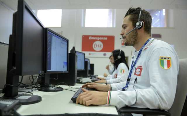 Bimbo di 4 anni parla con il 118 e salva la mamma, priva di sensi per aver inalato monossido di carbonio