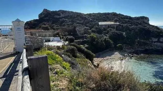 Paillote, il Tar boccia il ricorso contro Comune e Regione: dalla sanatoria all'autorizzazione scaduta