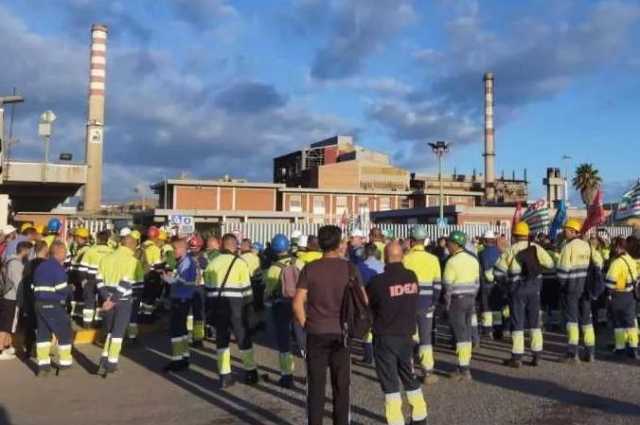 Protesta Operai Foto Archivio Portovesme Riparte la mobilitazione di oltre 200 metalmeccanici nel Sulcis: