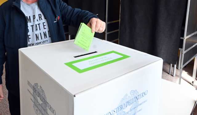 Referendum, affluenza record anche in Sardegna: a Cagliari ha già votato il 47% degli elettori