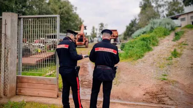 Sardara, scoperta un’autodemolizione abusiva e una discarica di rifiuti pericolosi: sequestrata un'area di oltre 2mila metri quadri