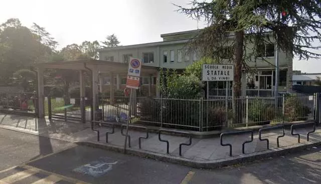 Bergamo, professoressa accoltellata da un suo studente di 13 anni a scuola: è grave