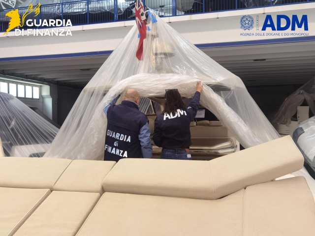 Olbia, sequestrato uno yacht dal valore di circa 600mila euro: ha stazionato nel territorio Ue per oltre 18 mesi