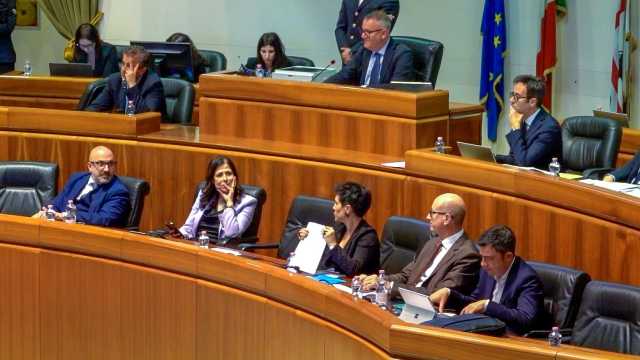 Banda GIALLALOGO.00 03 41 20d Il salario minimo regionale è legge: soglia minima di 9 euro l'ora per gli appalti pubblici