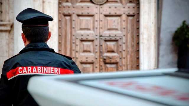 Guspini, ai domiciliari per maltrattamenti in famiglia aggredisce un carabiniere: finisce in carcere