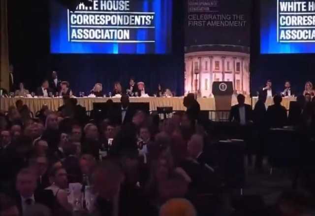 Spari alla cena di gala di Trump con i media: un agente ferito, attentatore arrestato