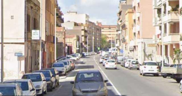 Cagliari, tenta di rubare un'auto con una chiave inglese e delle pinze: arrestato 53enne