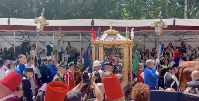Sant'Efisio, simulacro in spalla da Stampace a viale La Playa: 
