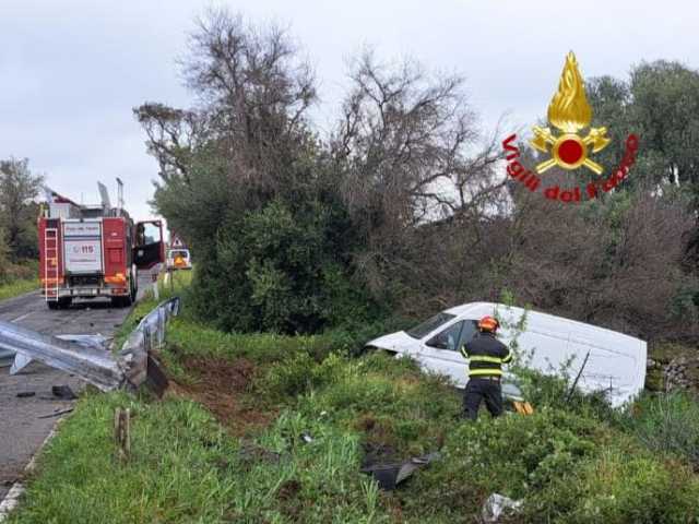 Cuglieri, furgone fuori strada: un ferito trasportato in elisoccorso