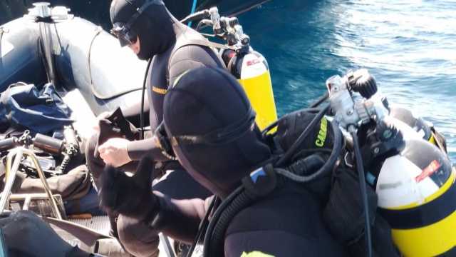 Nave cargo olandese si impiglia nelle reti da pesca al largo di Sant'Antioco: carabinieri in soccorso