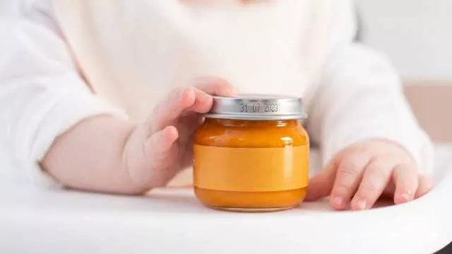 Trovato veleno per topi in un vasetto di omogeneizzato: prodotto ritirato dai supermercati